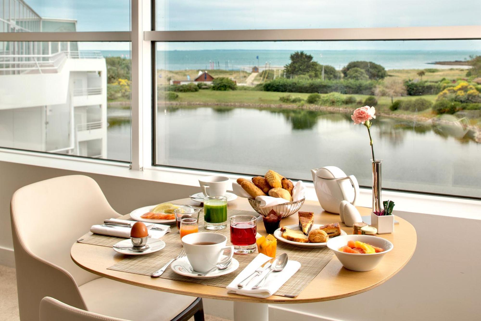 Miramar La Cigale Hotel Thalasso & Spa Arzon Exterior photo