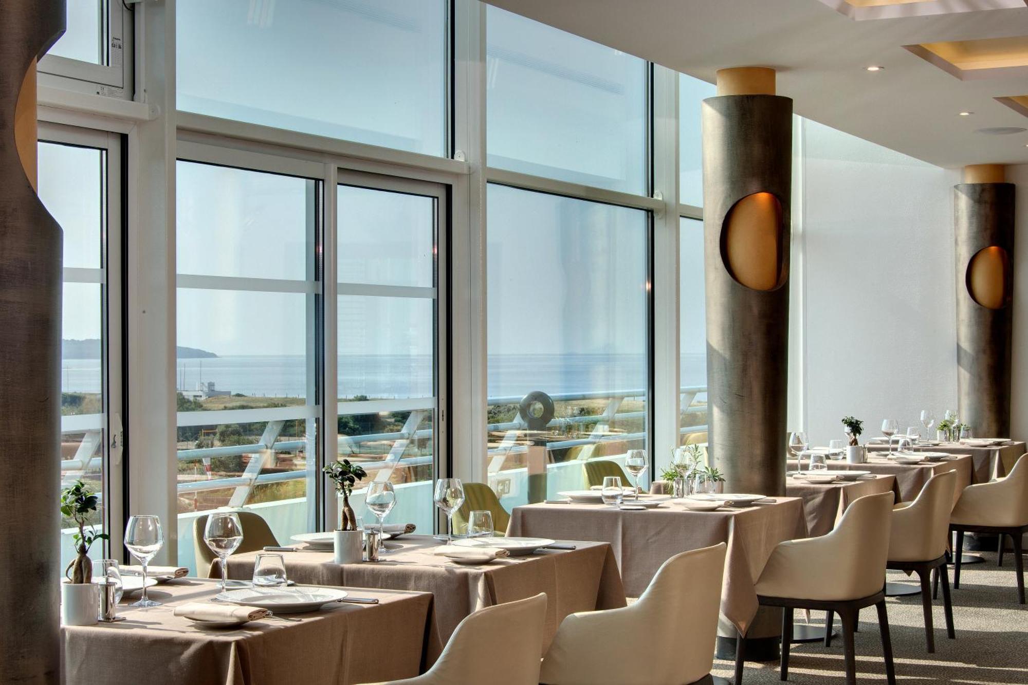 Miramar La Cigale Hotel Thalasso & Spa Arzon Exterior photo